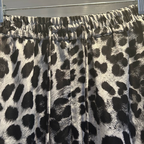 Michael Kors animal print silky joggers, size 8, black and white print. - Picture 4 of 6